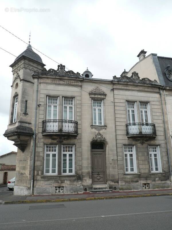 Maison à COGNAC
