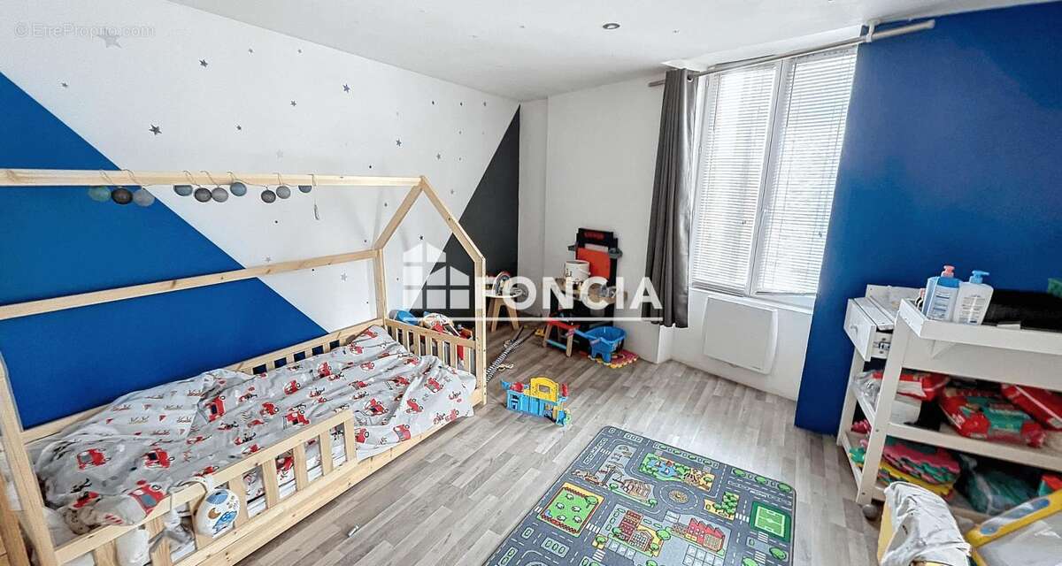 Maison à LA CHAPELLE-BICHE