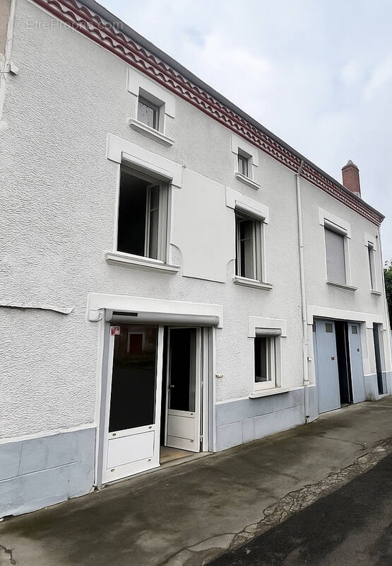 Maison à AUZAT-LA-COMBELLE