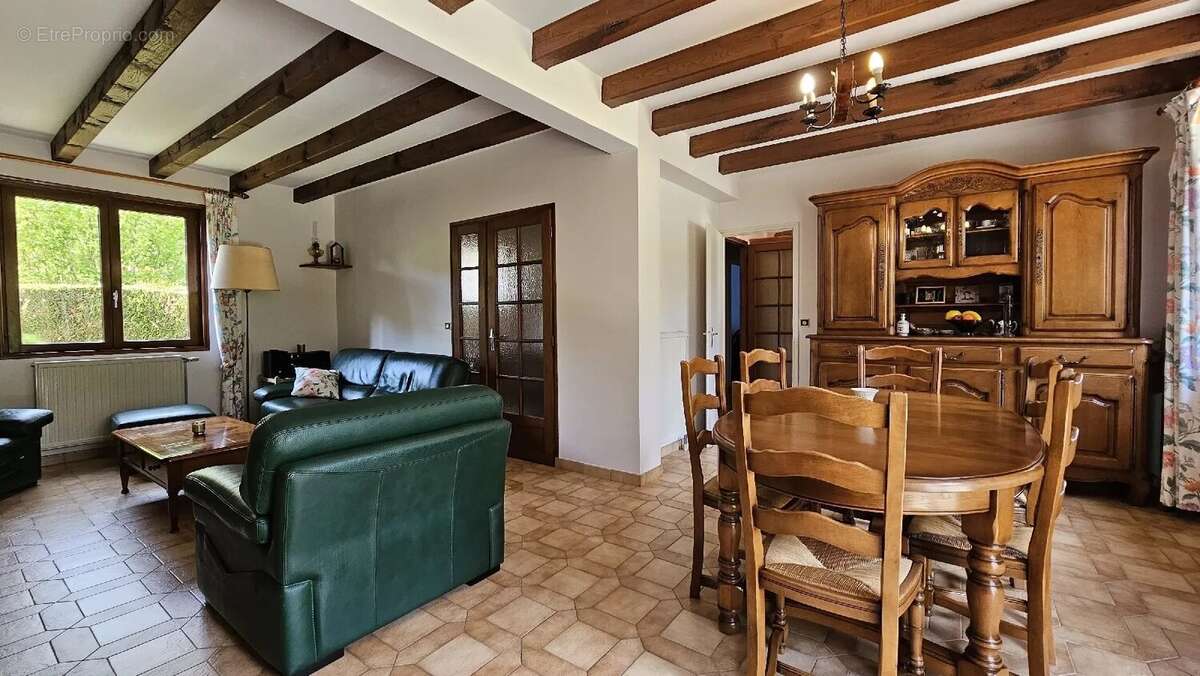Maison à MONDONVILLE-SAINT-JEAN