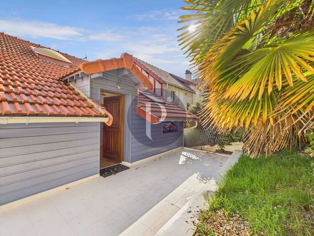 Maison à LE PLESSIS-ROBINSON