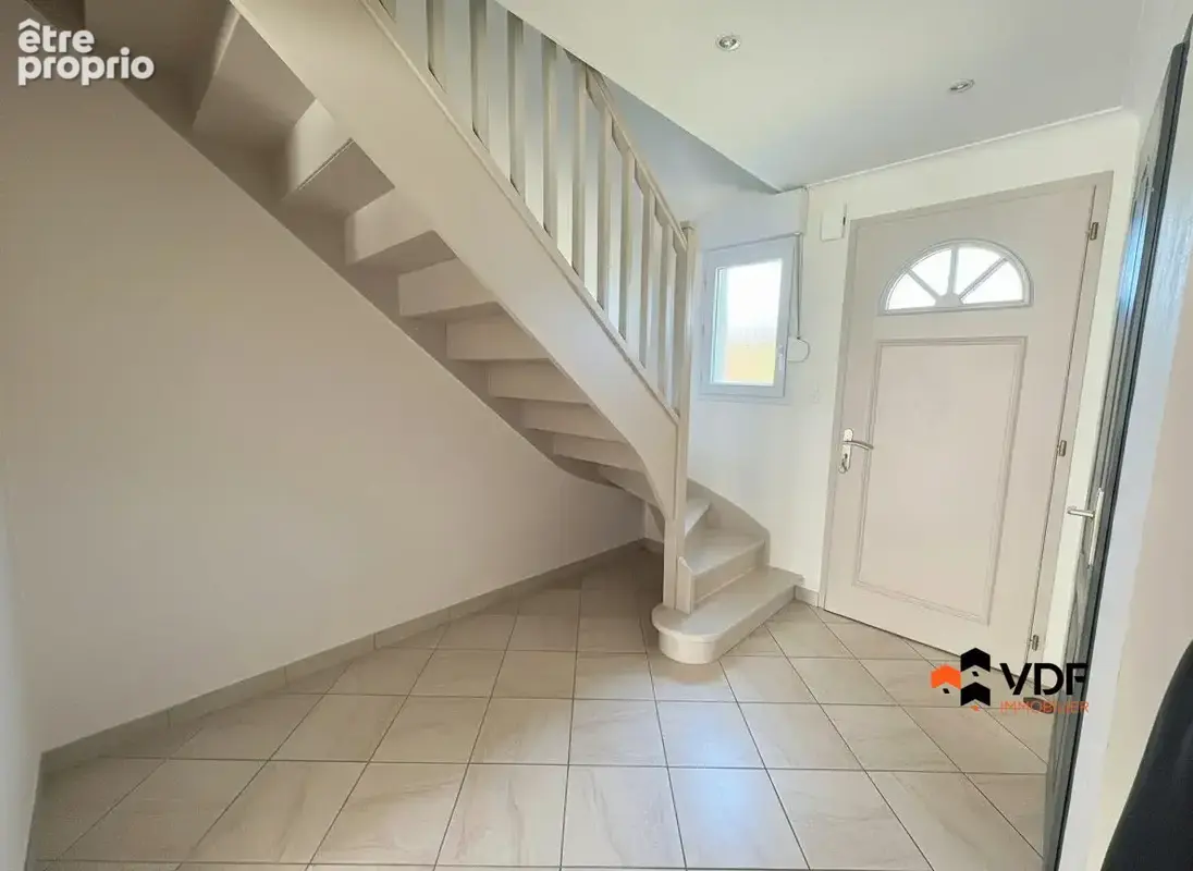 Maison 6 pièces 136 m² à vendre à Riorges (42153) - photo 9