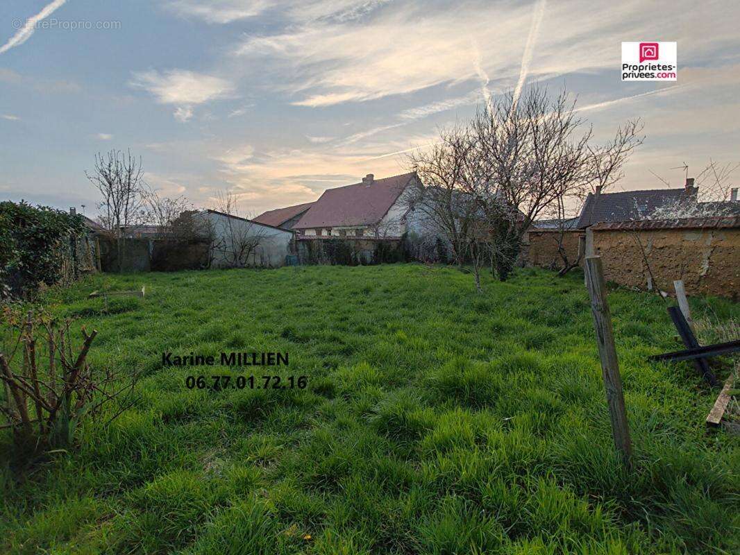 Maison à LE BOULLAY-MIVOYE