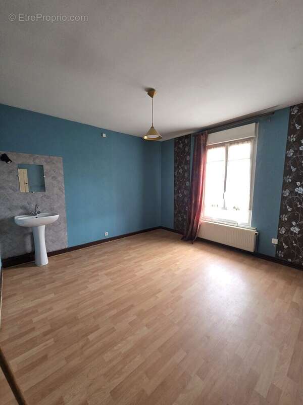 Maison à AULNOYE-AYMERIES