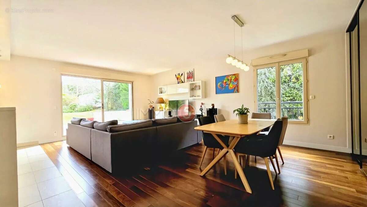 Appartement à LE RAINCY