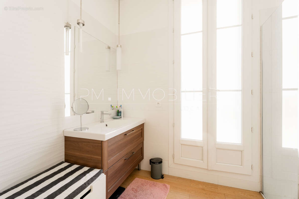 Appartement à MARSEILLE-5E