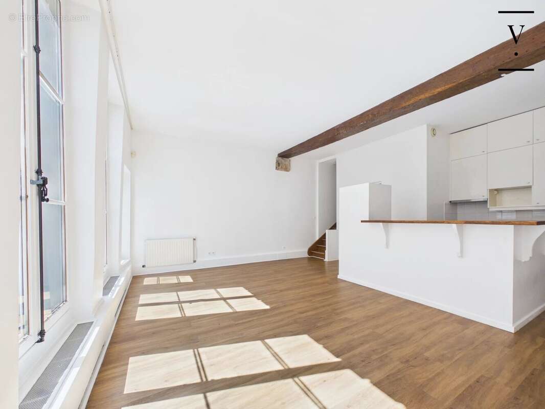 Appartement à PARIS-3E