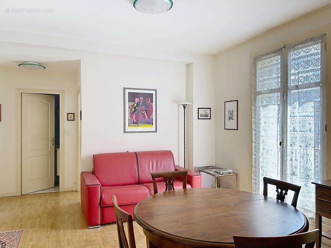 Appartement à PARIS-9E