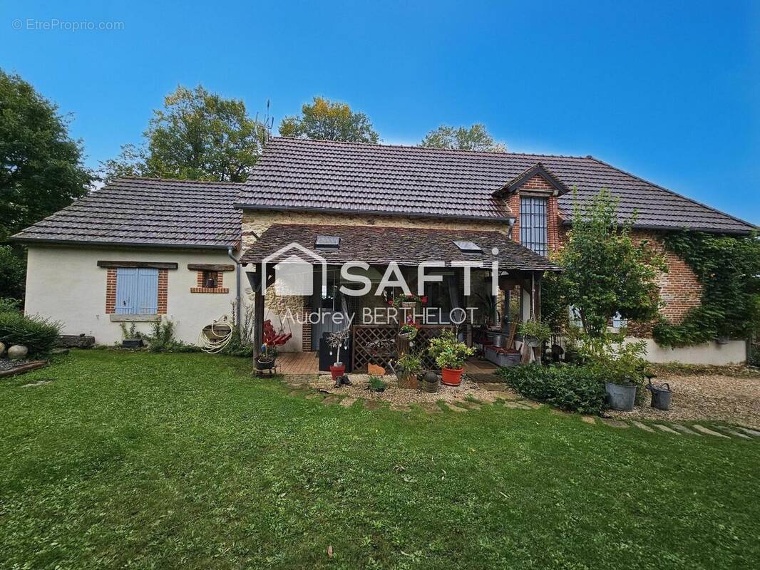 Photo 1 - Maison à SENS-BEAUJEU