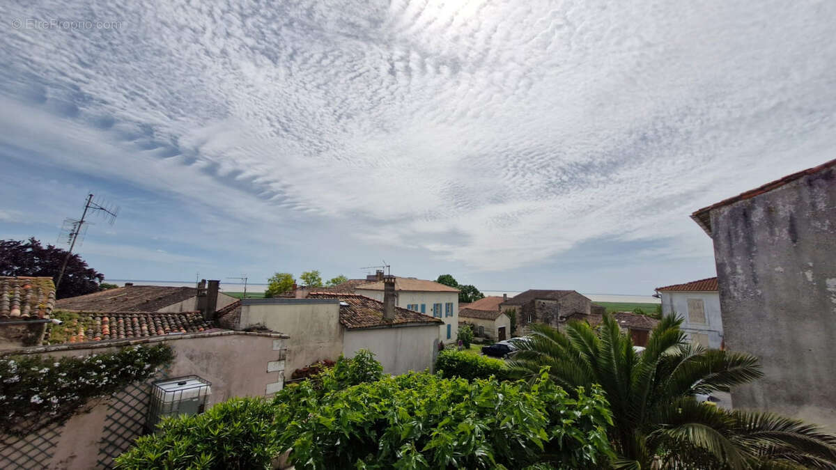 Maison à MORTAGNE-SUR-GIRONDE