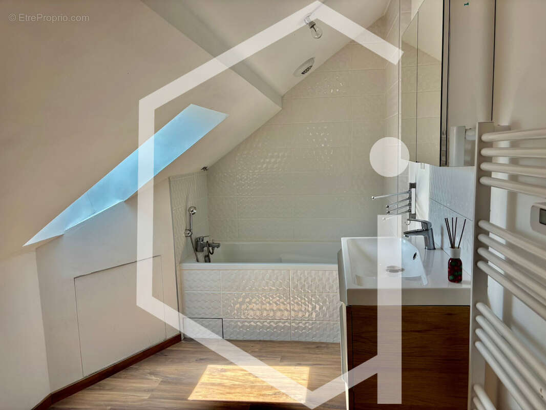 Maison à COSNE-COURS-SUR-LOIRE