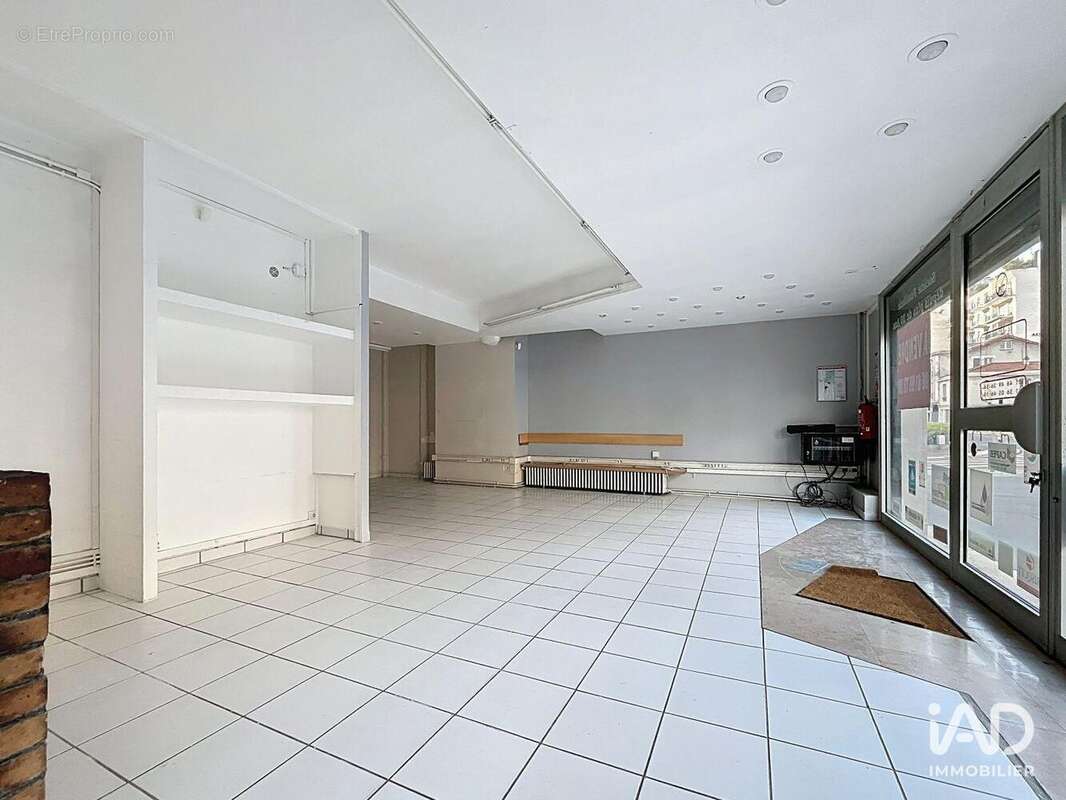 Photo 6 - Commerce à COURBEVOIE