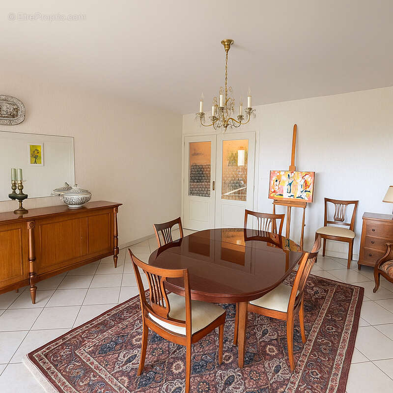 À vendre   Appartement T4 de 143 m2 avec garage   Résidence calme proche centre-ville - photo 3