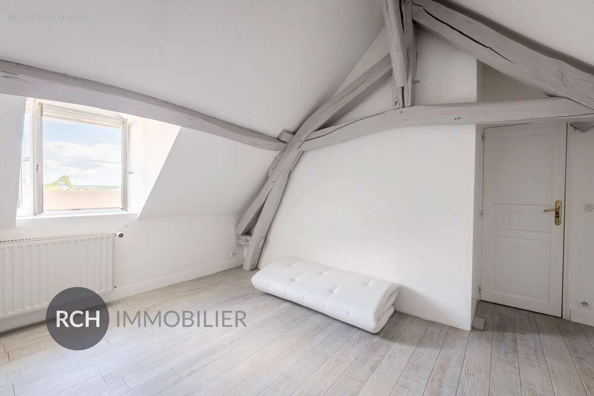 Maison à HOUDAN