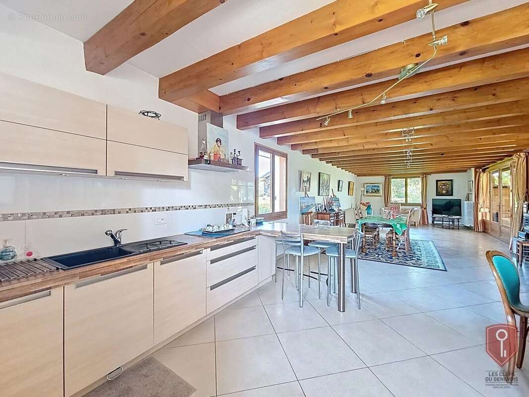 Maison à VALLEIRY