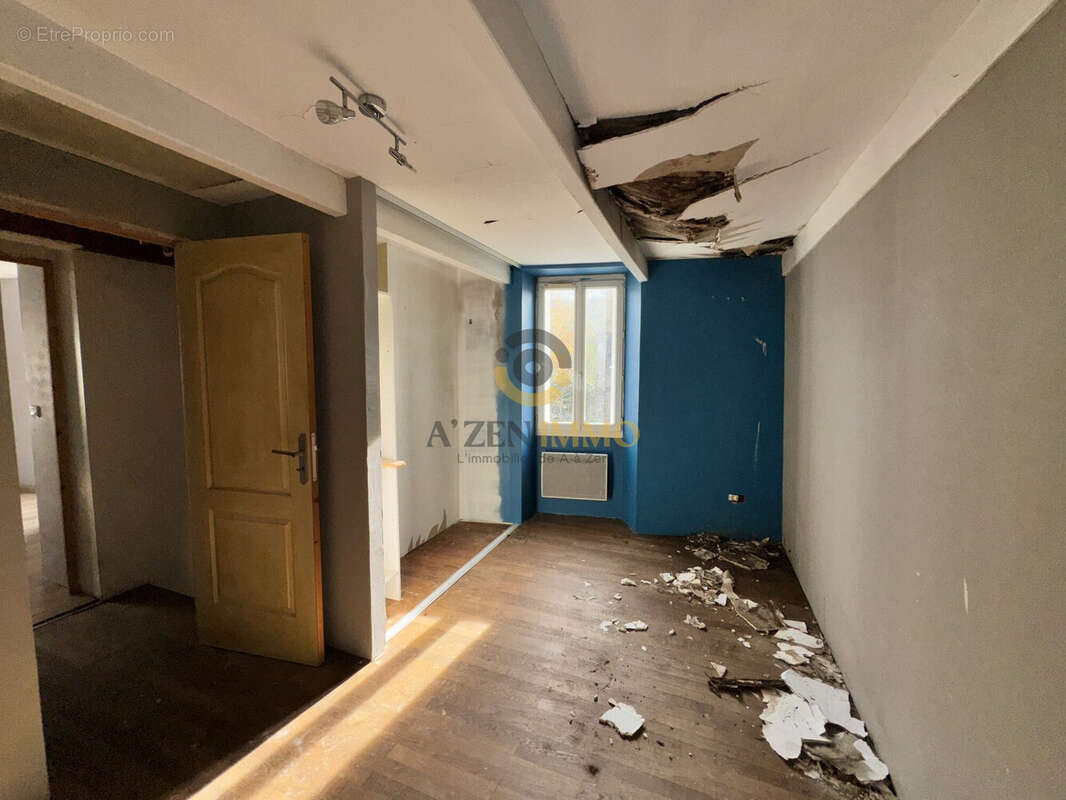 Maison à SECONDIGNY