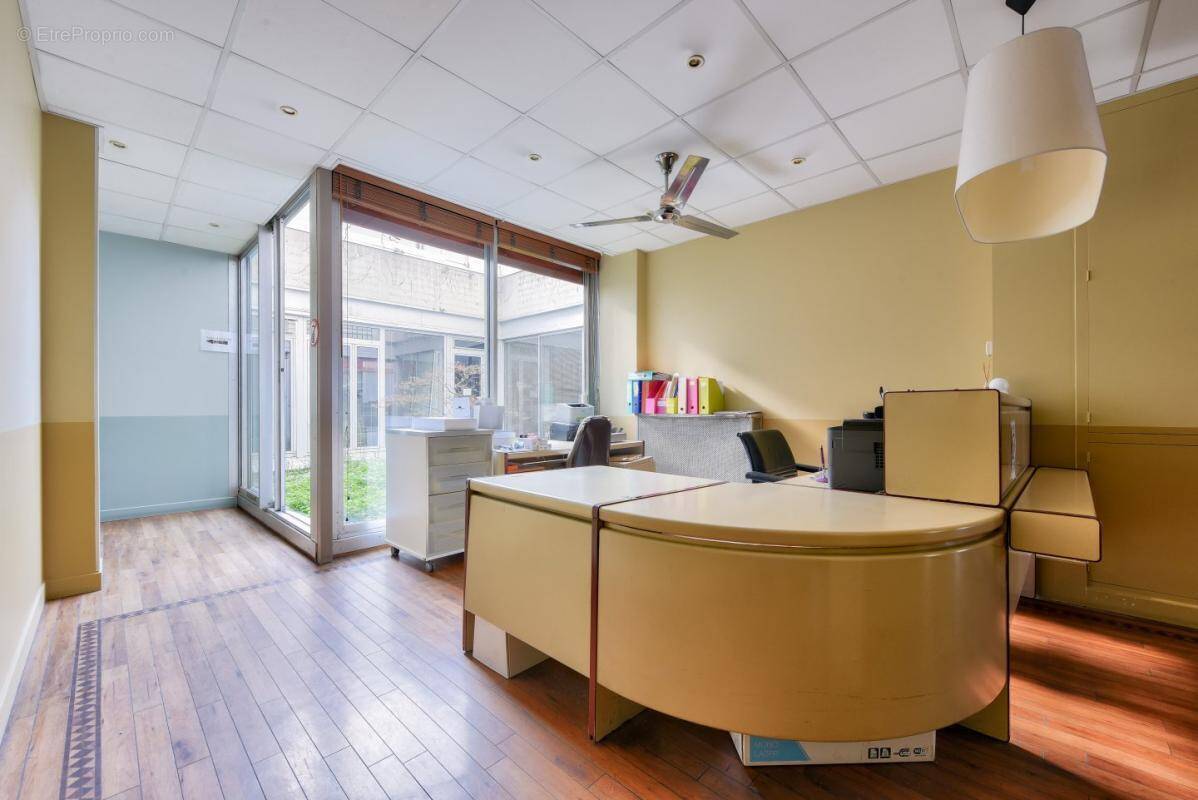 Commerce à PARIS-14E