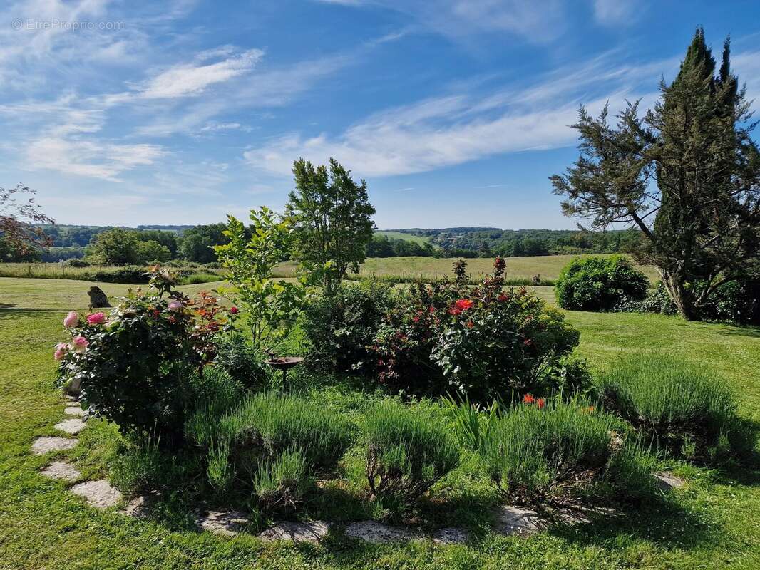 Superbe domaine de campagne avec trois habitations, piscine et court de tennis à seulement vingt minutes de Saint-Émilion - photo 20