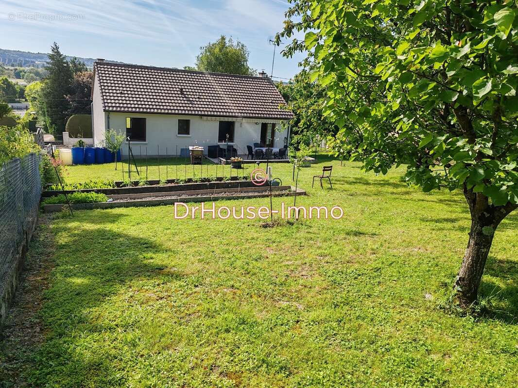 Maison à VAUX-SUR-VIENNE