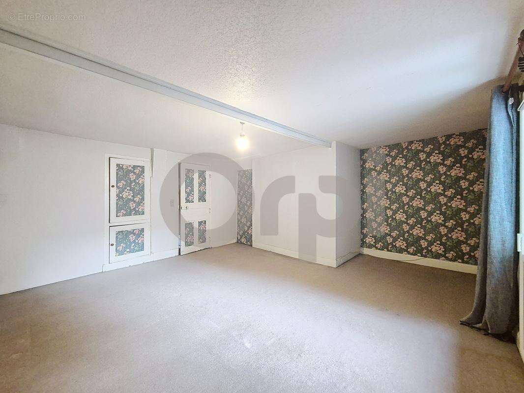 Maison à TERRASSON-LAVILLEDIEU