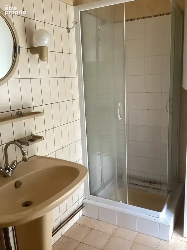 Petite maison ancienne mitoyenne d'un côté à rafraîchir - photo 10