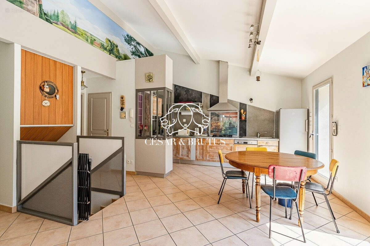 Maison 106 m² à Saint-Germain-Au-Mont-D'or  - photo 5