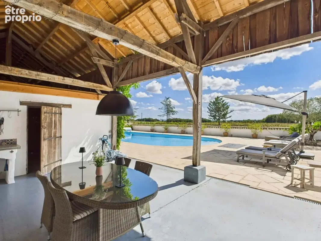 Superbe Ferme Restaurée avec Logements Flexibles, Piscine et Dépendances - photo 2