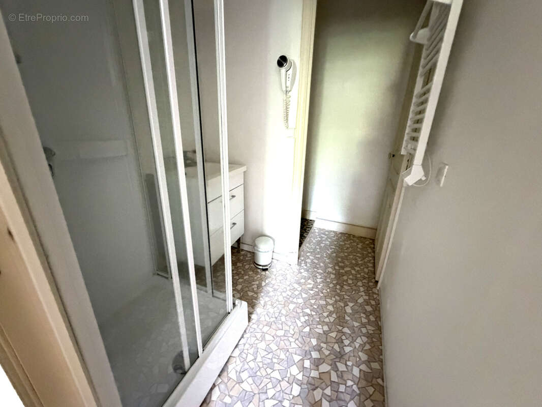 Appartement à EGLISENEUVE-D'ENTRAIGUES