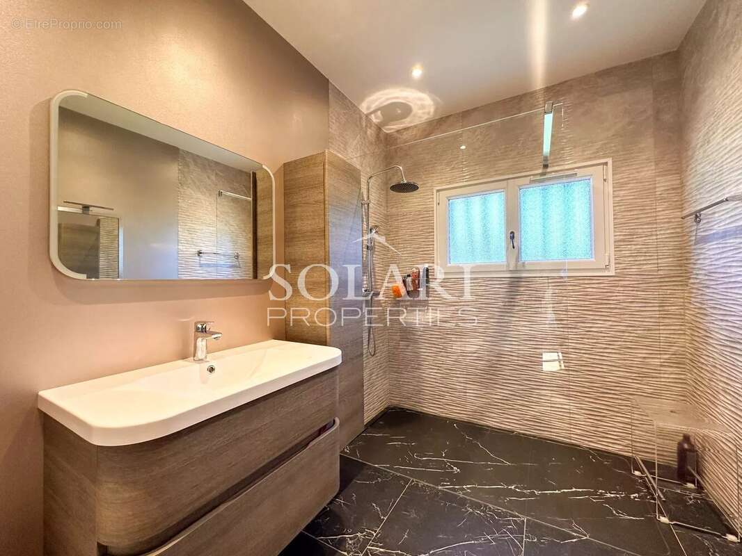 Maison à MANDELIEU-LA-NAPOULE