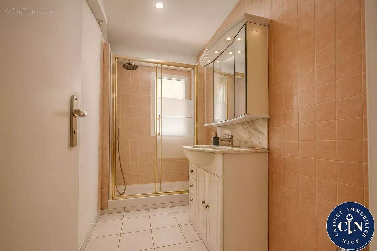 Appartement 93 m² à Nice  - photo 9