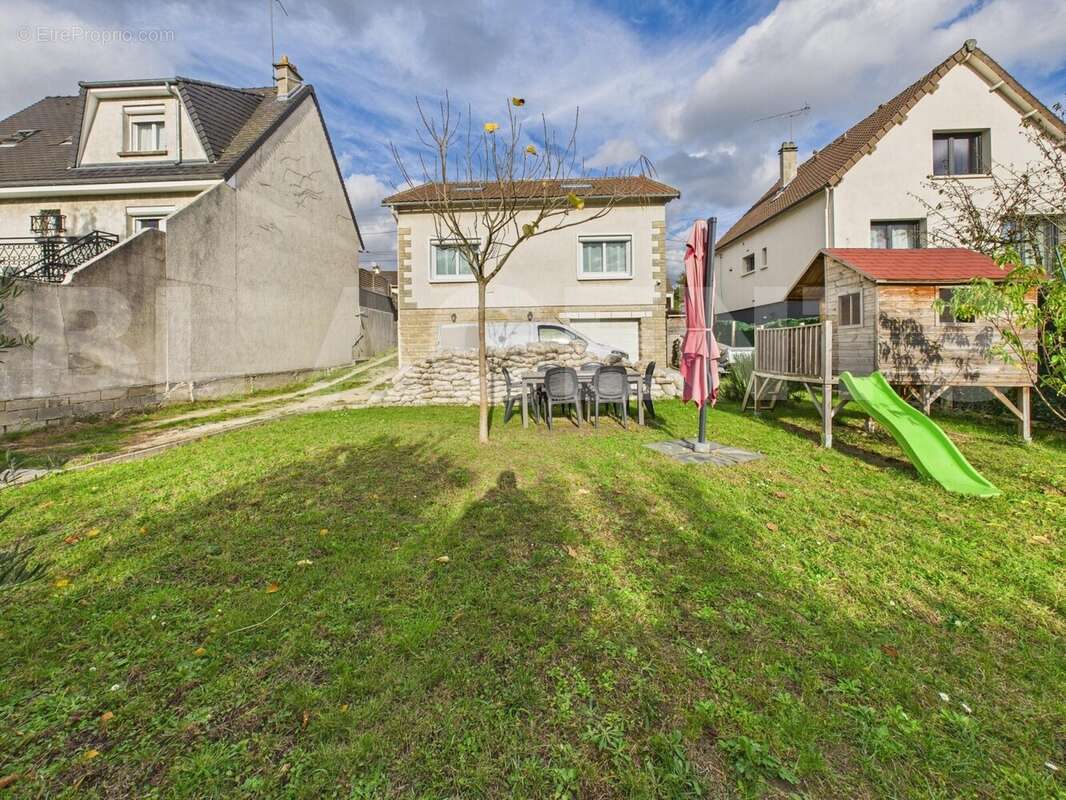 CAM04006G0-PR0041-STILL009 - Maison à LEUVILLE-SUR-ORGE