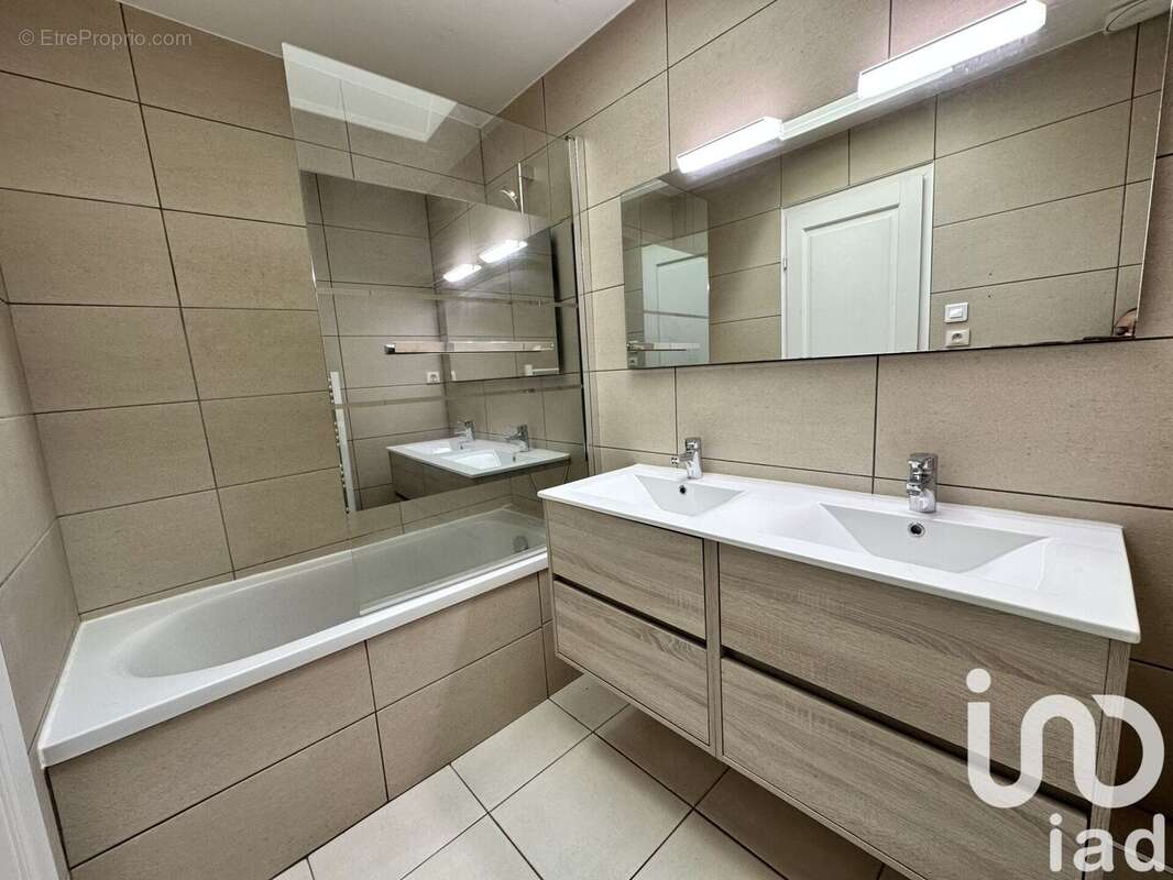 Maison 132 m² à Vitrolles  - photo 8