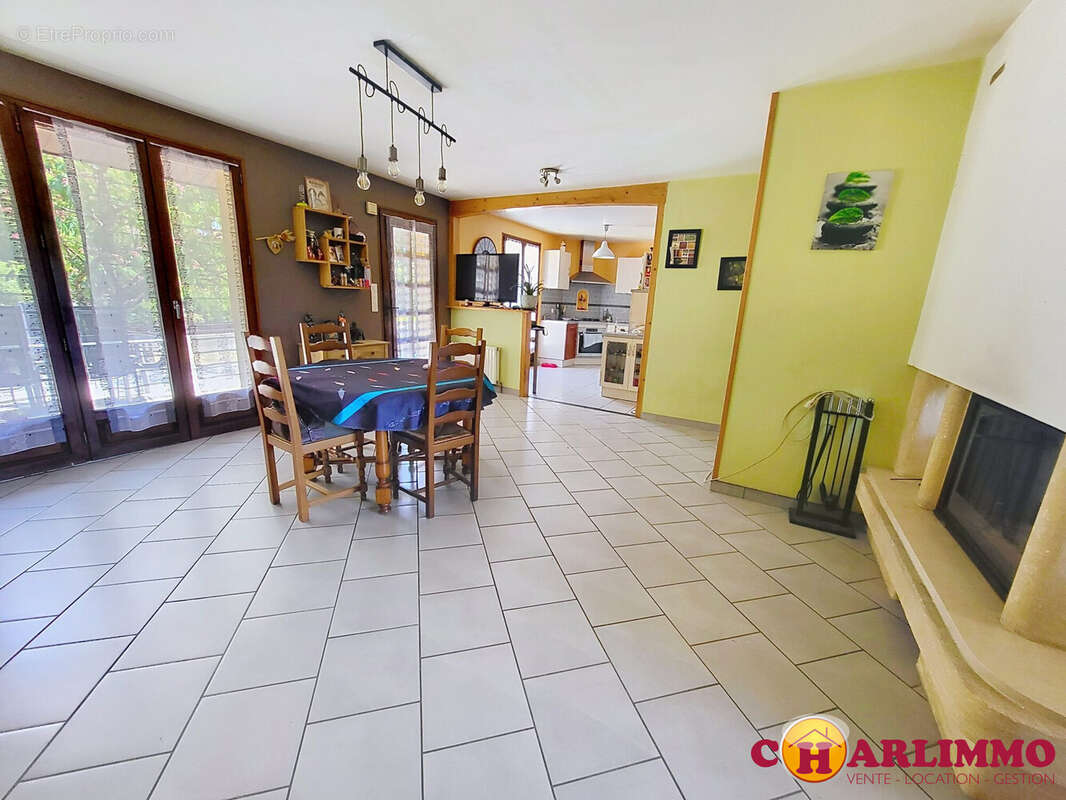 Maison 110 m² à Saint-Brice-Sur-Vienne  - photo 4