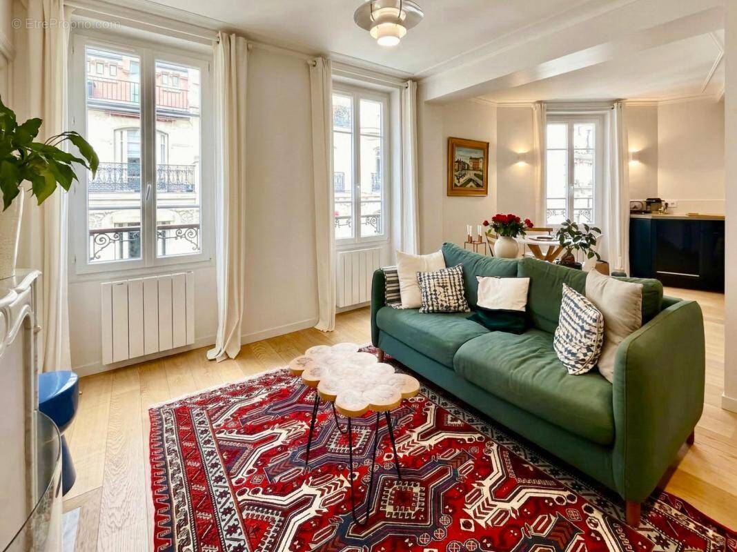 Appartement à PARIS-17E