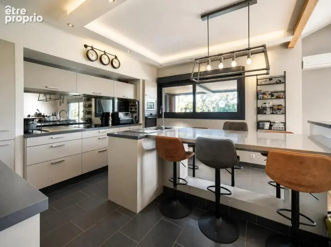 Maison de 9 pièces de 230 m² à Lahonce - photo 5