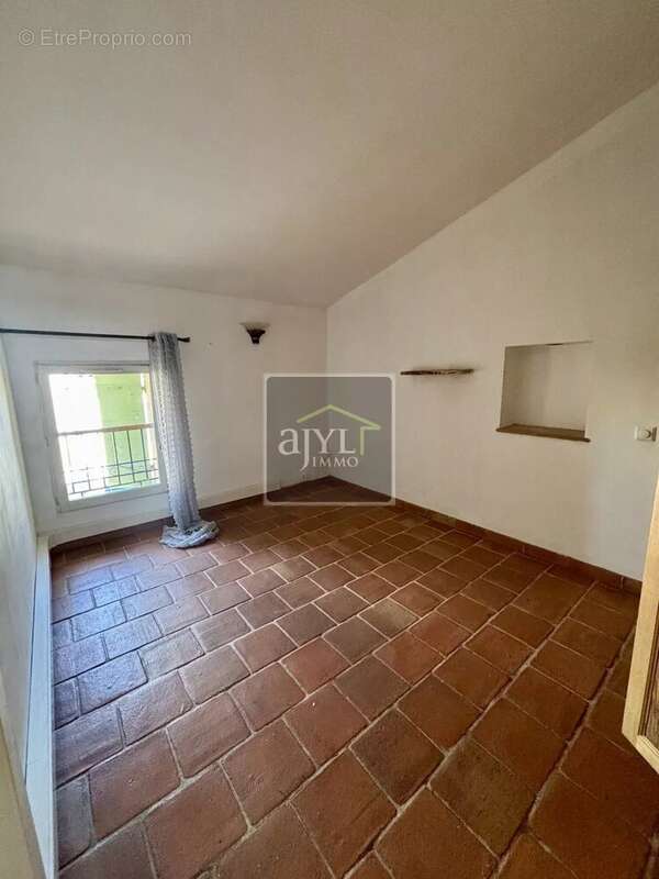 Appartement à CHARLEVAL