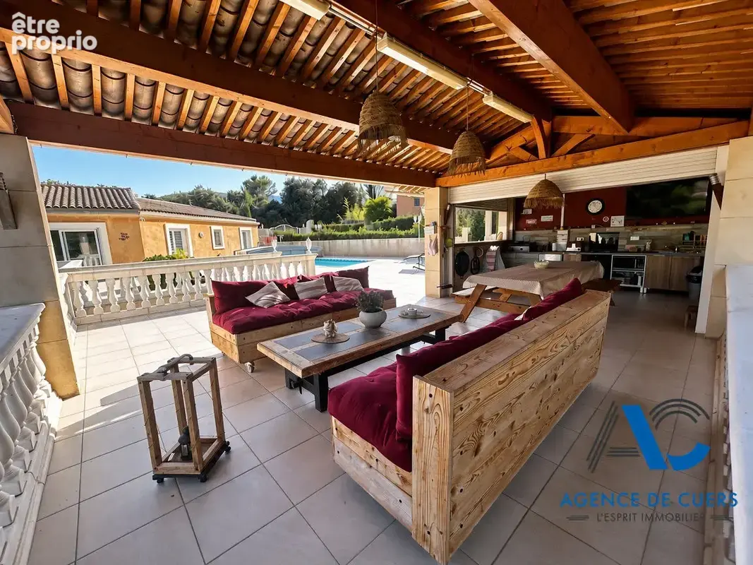 Villa Meounes Les Montrieux 6 pièce(s) 282 m2 - photo 4