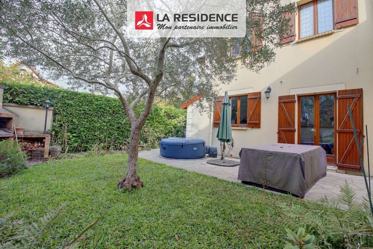 Maison à SARTROUVILLE