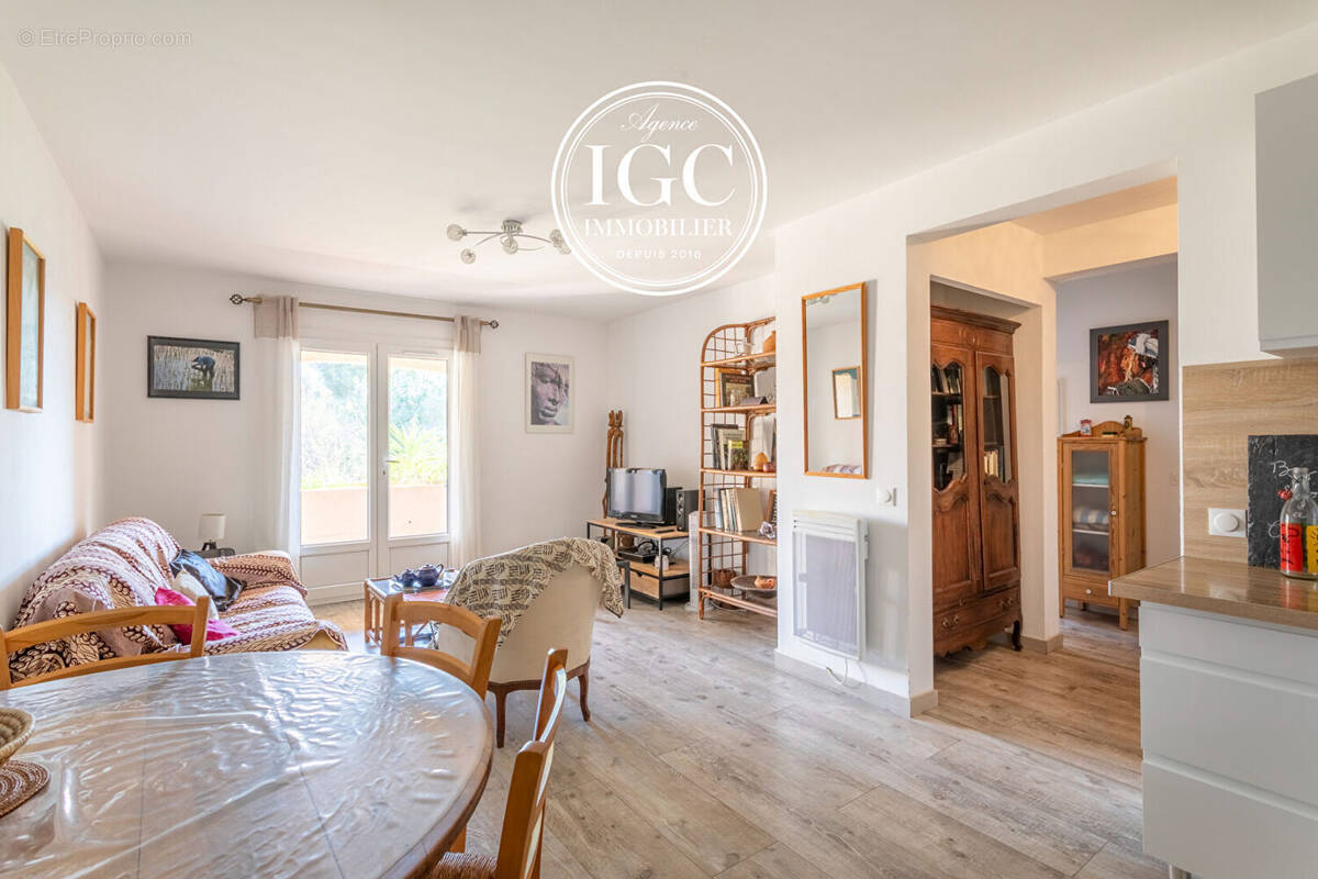 Appartement à CARRY-LE-ROUET