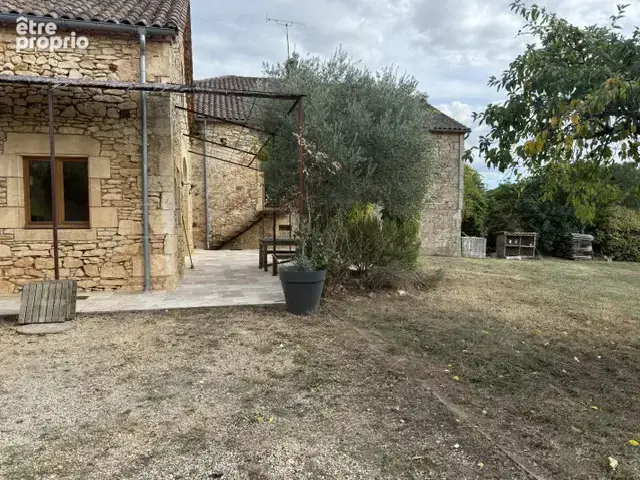 CUZORN, dans les côteaux, bel ensemble immobilier en pierre,  à quelques kilomètres de FUMEL et de ses commerc - photo 4