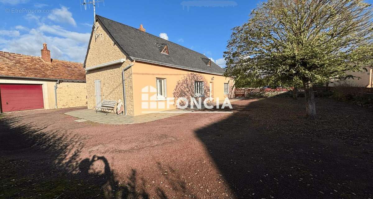 Maison à CONLIE