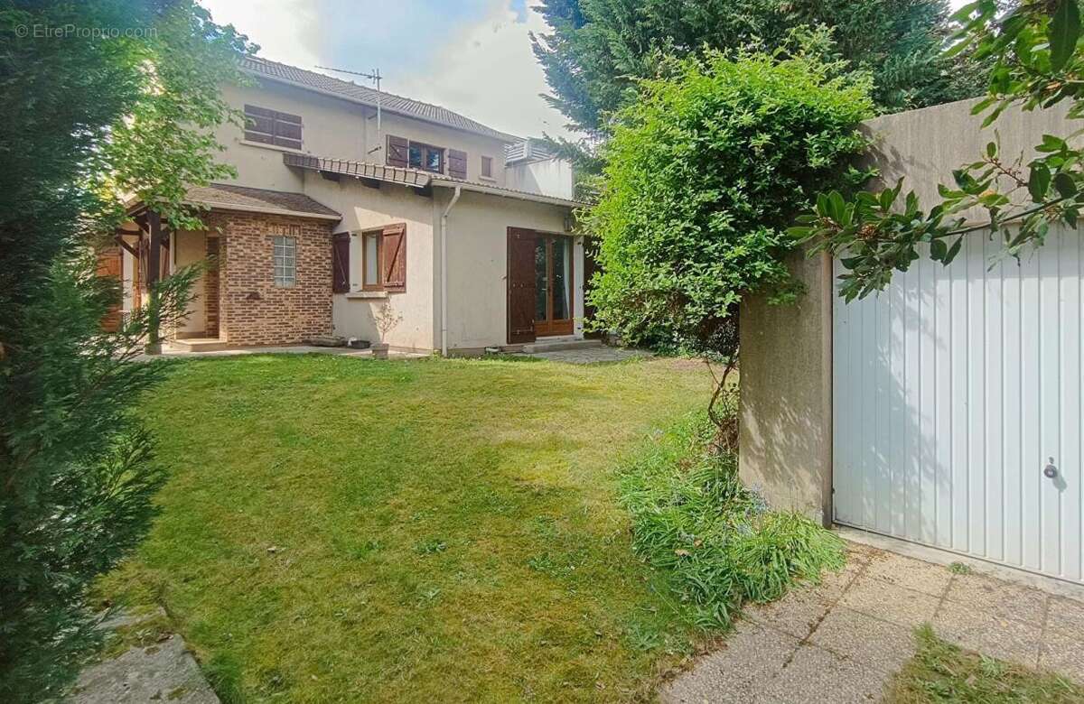 Maison à LE PERREUX-SUR-MARNE