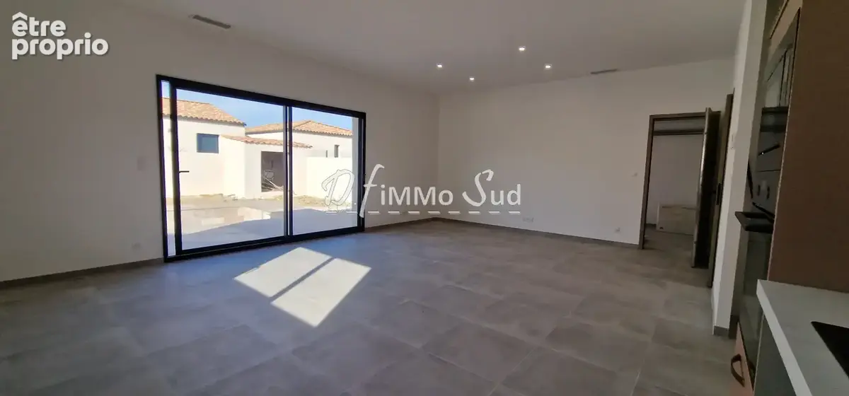 Maison récente Re 2020 de plain pied avec piscine - photo 3