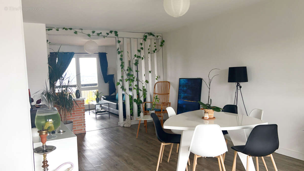 Rodez   Spacieux T5 lumineux de 101 m2 avec 2 terrasses, garage et parking privatif sécurisé - photo 3