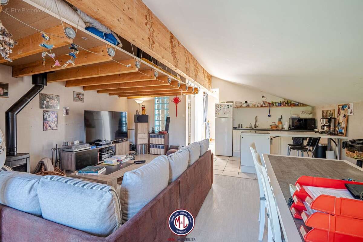 Maison à CHARLY-ORADOUR