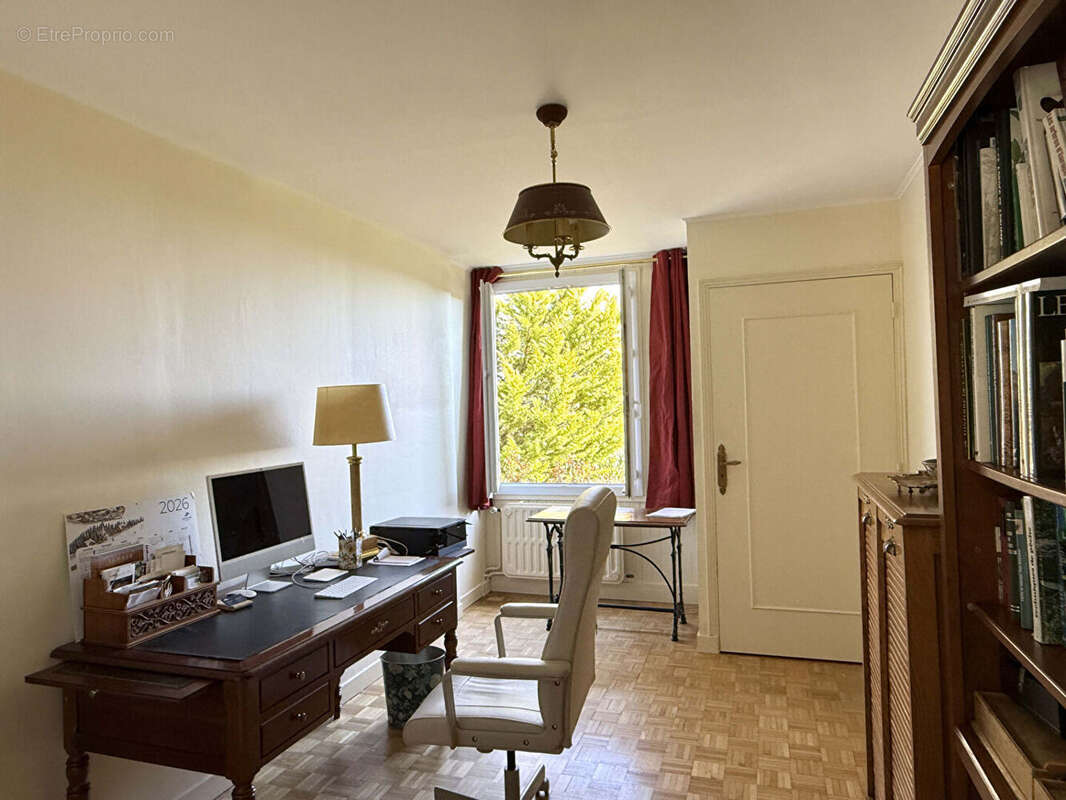 Maison à SAINT-GENES-CHAMPANELLE