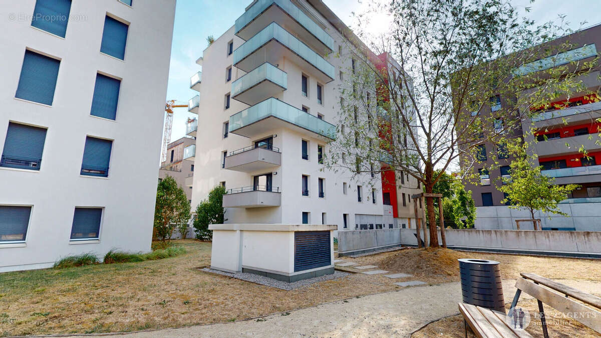 Appartement Grenoble T3 65m2 terrasse + garage - photo 13