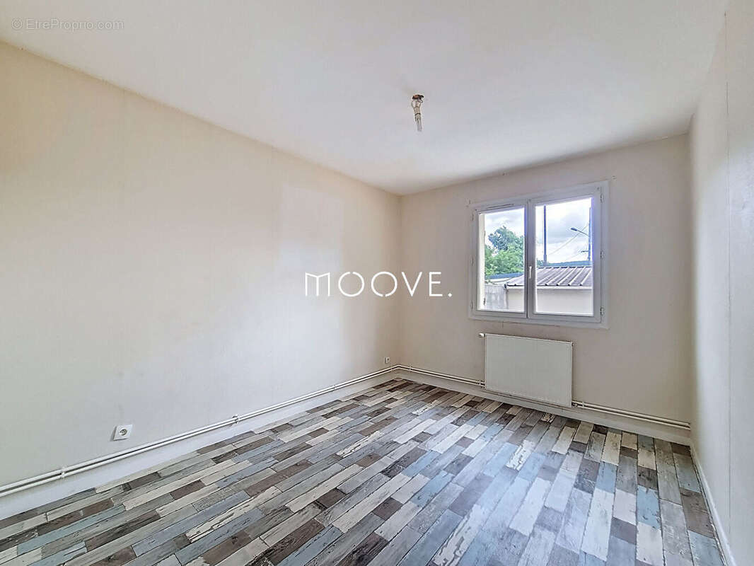 Maison à SAINT-ETIENNE-DU-ROUVRAY