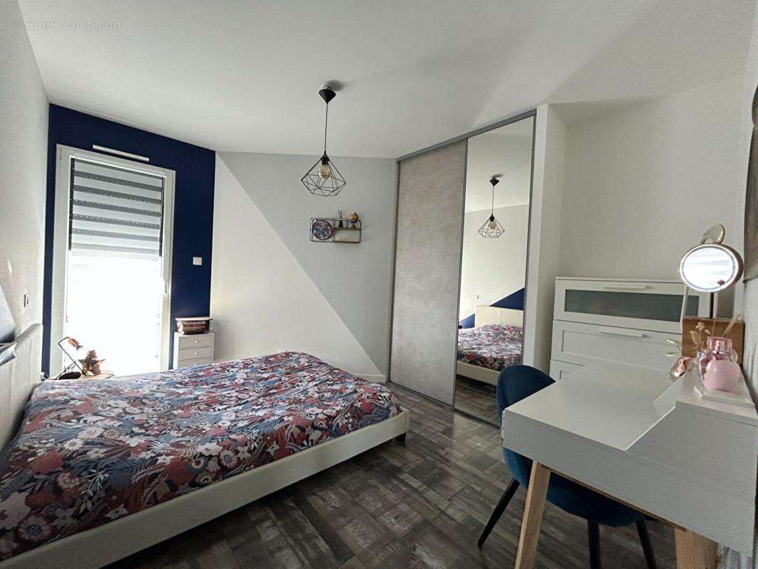 Maison à LA CHAPELLE-BASSE-MER