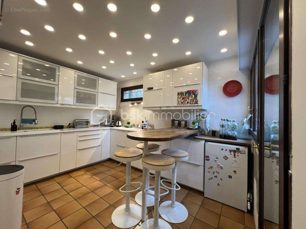 Maison individuelle – 1986 – Jardin 110 m² – 3 chambres + bureau – 2 stationnements - photo 4